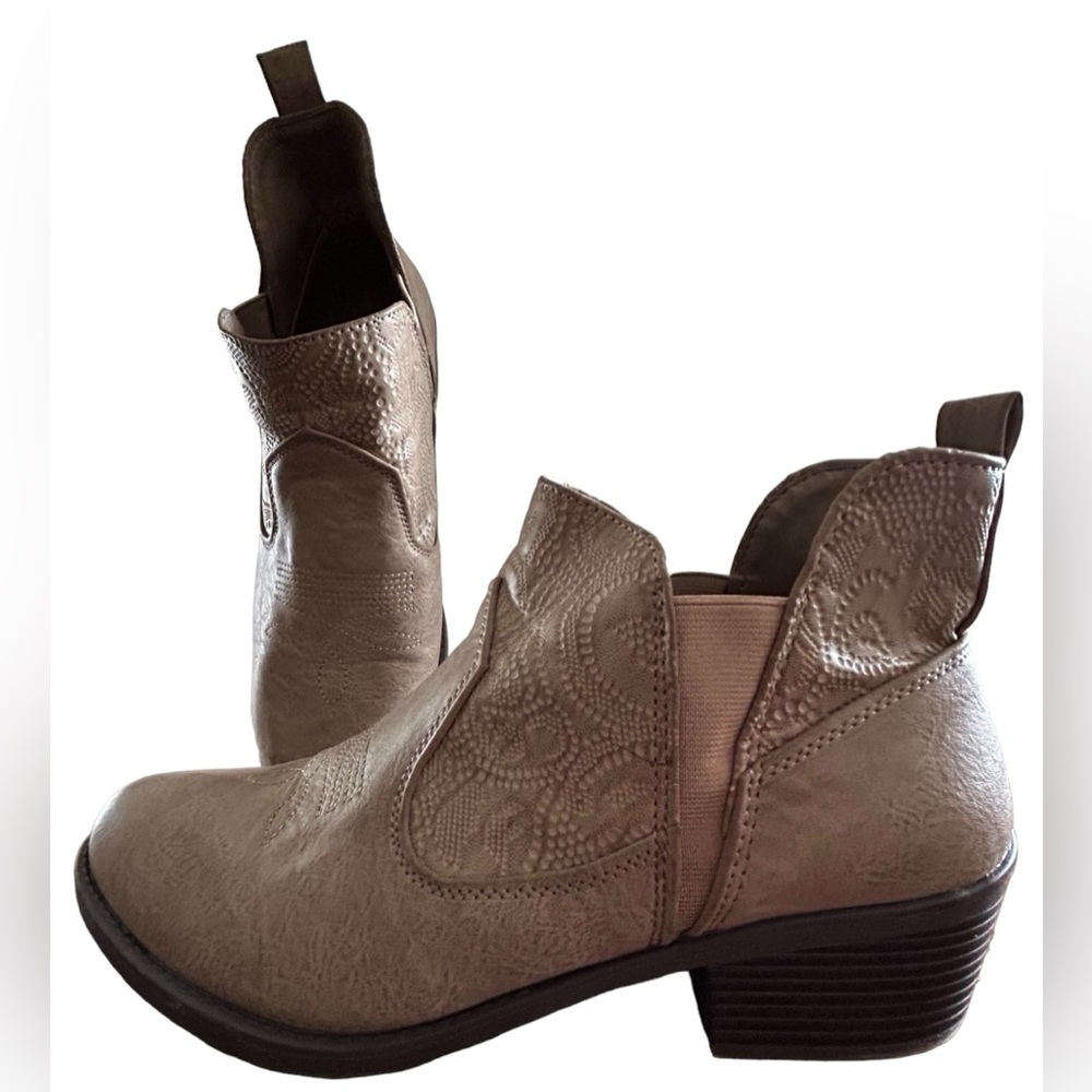 Easystreet 12W booties